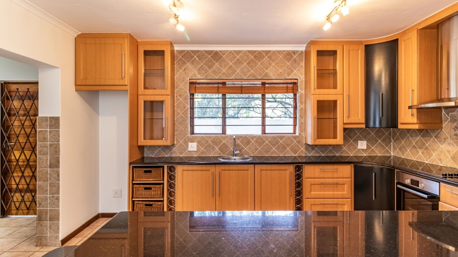 4 Bedroom Property for Sale in Magaliessig Gauteng