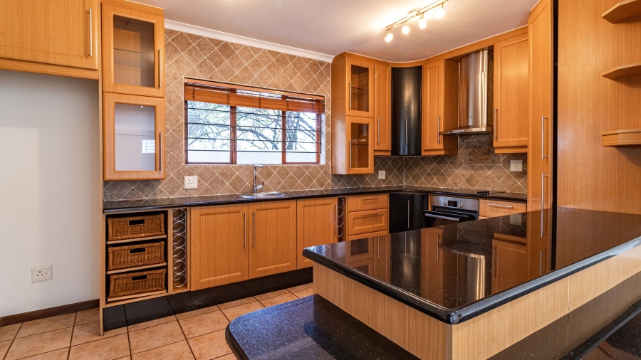 4 Bedroom Property for Sale in Magaliessig Gauteng