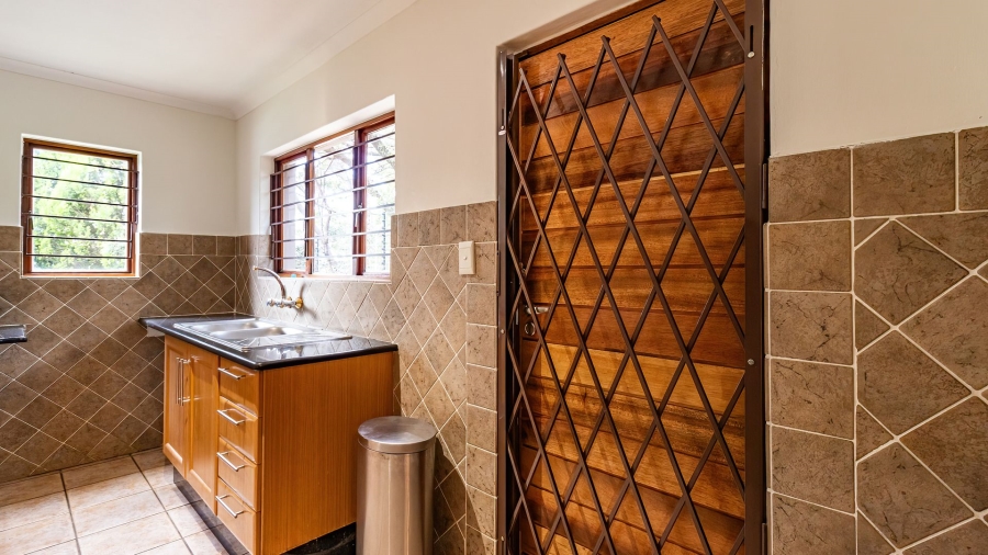 4 Bedroom Property for Sale in Magaliessig Gauteng