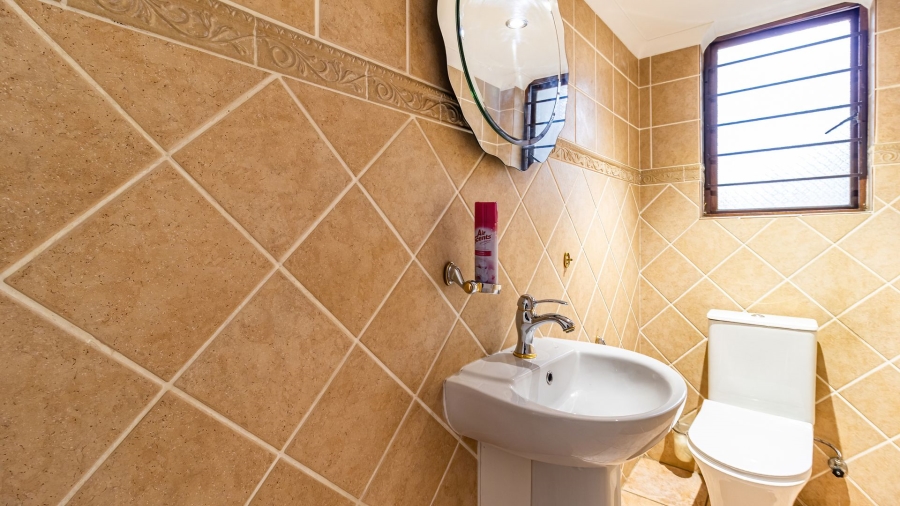 4 Bedroom Property for Sale in Magaliessig Gauteng