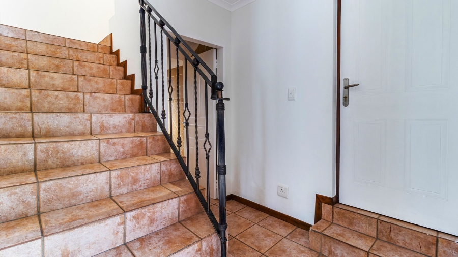 4 Bedroom Property for Sale in Magaliessig Gauteng