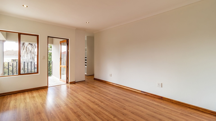 4 Bedroom Property for Sale in Magaliessig Gauteng