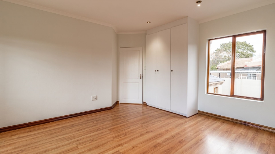 4 Bedroom Property for Sale in Magaliessig Gauteng