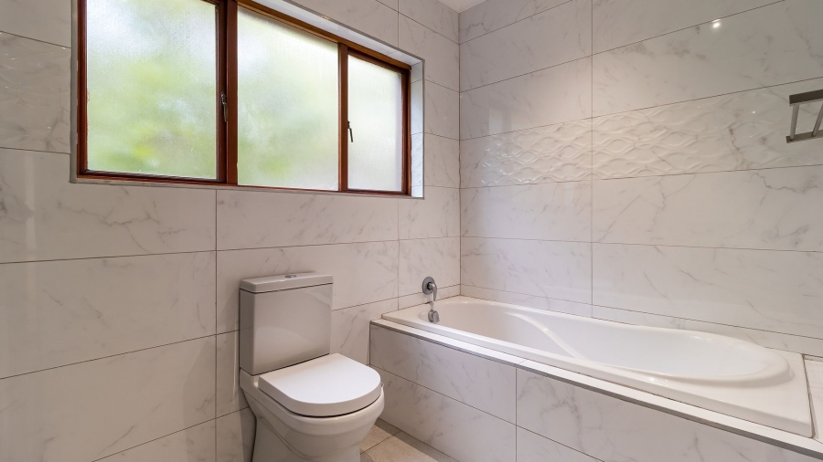 4 Bedroom Property for Sale in Magaliessig Gauteng