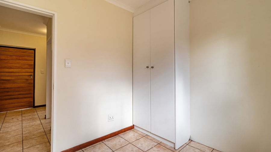 4 Bedroom Property for Sale in Magaliessig Gauteng