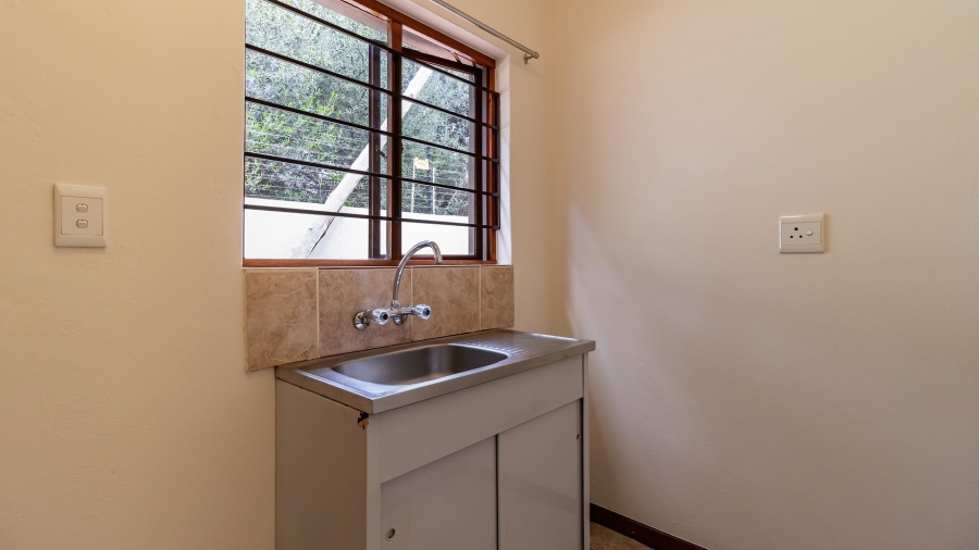 4 Bedroom Property for Sale in Magaliessig Gauteng