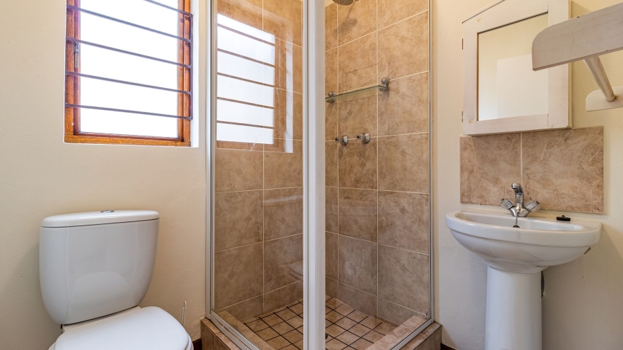 4 Bedroom Property for Sale in Magaliessig Gauteng