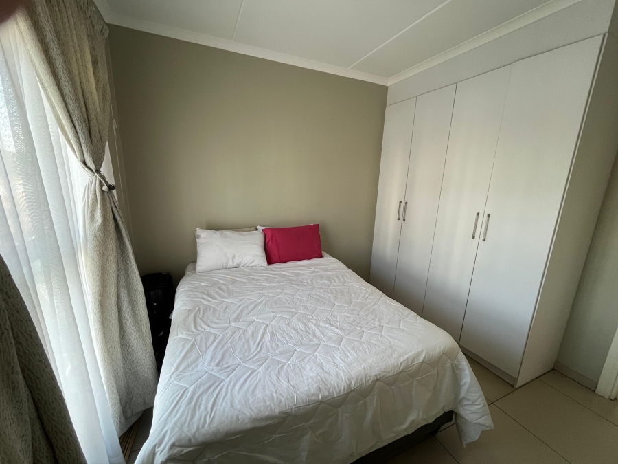 To Let 2 Bedroom Property for Rent in Erand Gardens Gauteng