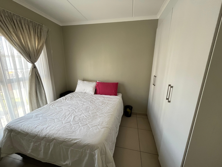 To Let 2 Bedroom Property for Rent in Erand Gardens Gauteng
