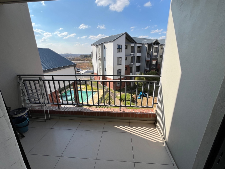 To Let 2 Bedroom Property for Rent in Erand Gardens Gauteng