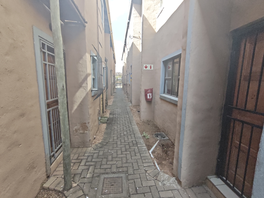 1 Bedroom Property for Sale in Pretoria North Gauteng
