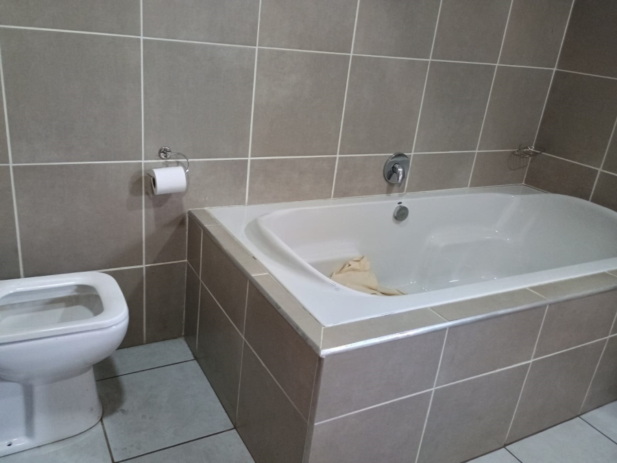 4 Bedroom Property for Sale in Riverspray Lifestyle Estate Gauteng