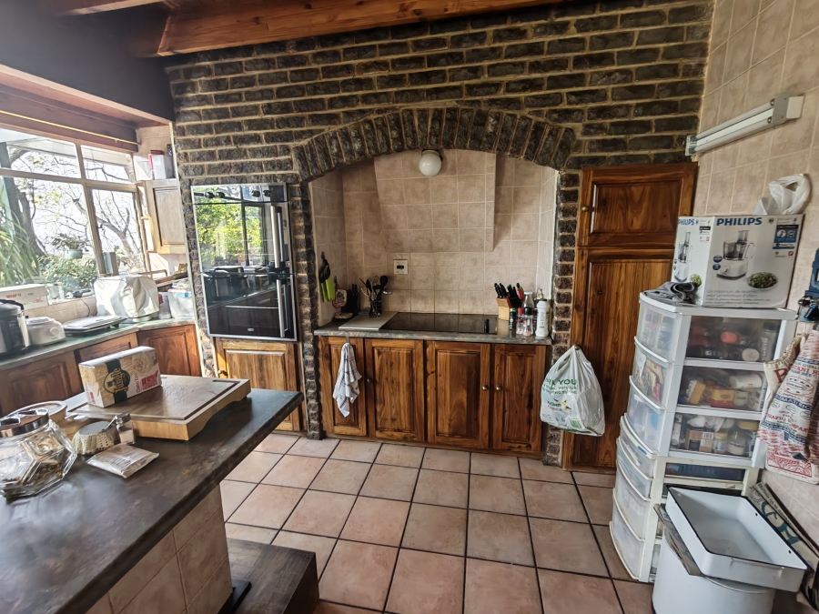6 Bedroom Property for Sale in Pretoria North Gauteng
