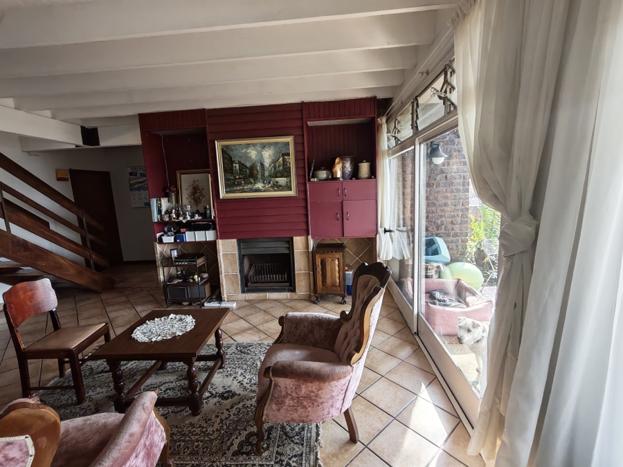 6 Bedroom Property for Sale in Pretoria North Gauteng