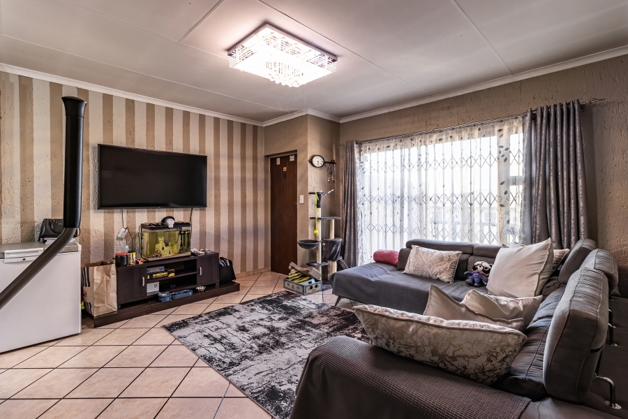 2 Bedroom Property for Sale in Buccleuch Gauteng
