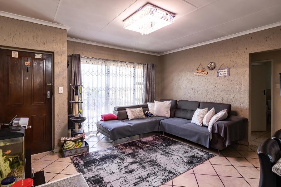 2 Bedroom Property for Sale in Buccleuch Gauteng