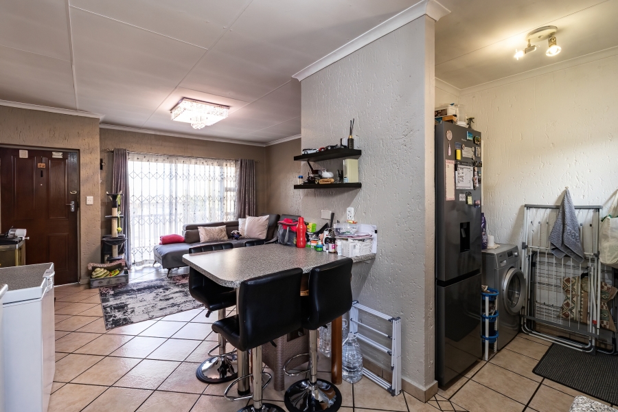 2 Bedroom Property for Sale in Buccleuch Gauteng