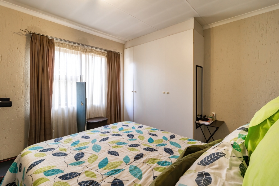 2 Bedroom Property for Sale in Buccleuch Gauteng