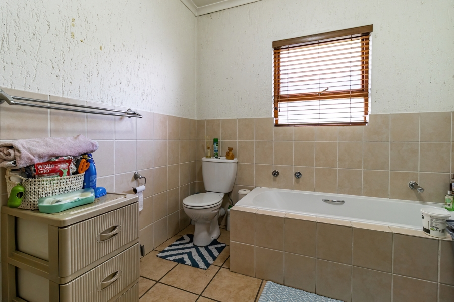 2 Bedroom Property for Sale in Buccleuch Gauteng
