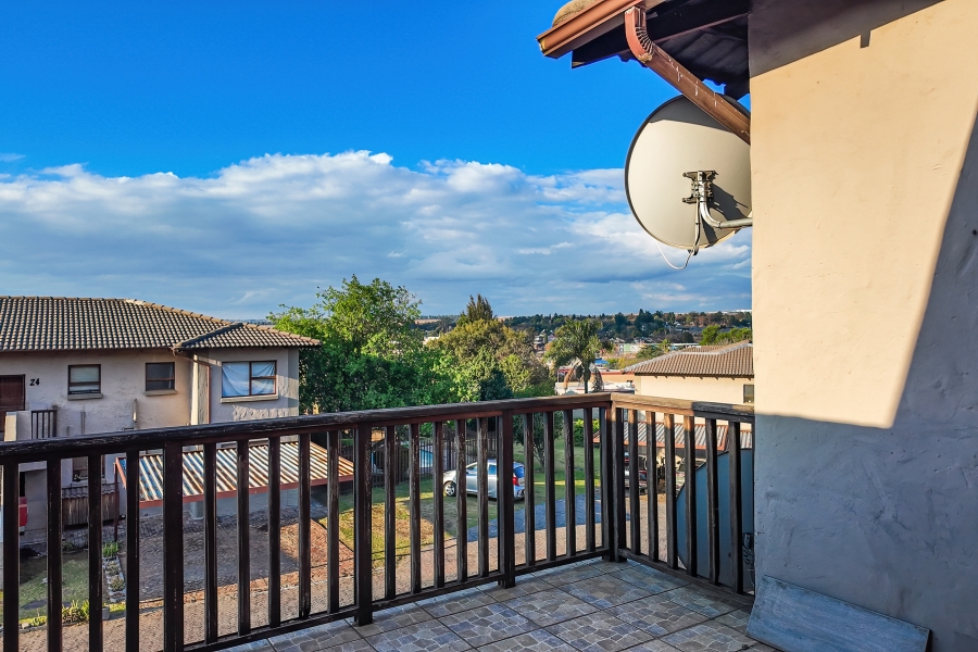 2 Bedroom Property for Sale in Buccleuch Gauteng