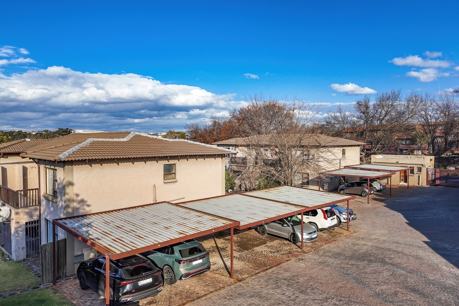 2 Bedroom Property for Sale in Buccleuch Gauteng