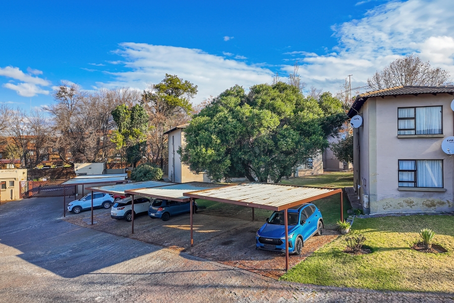 2 Bedroom Property for Sale in Buccleuch Gauteng