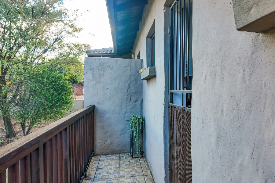 2 Bedroom Property for Sale in Buccleuch Gauteng