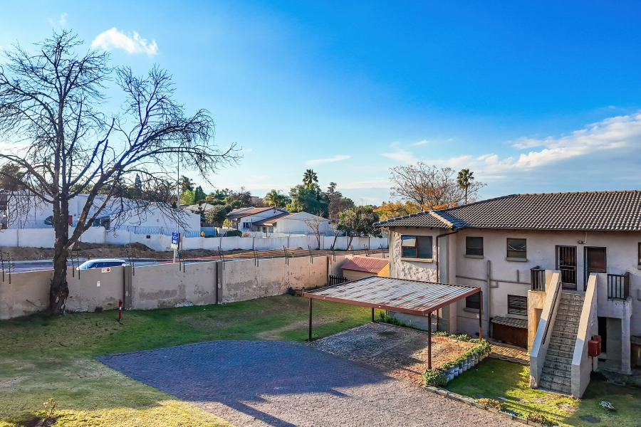 2 Bedroom Property for Sale in Buccleuch Gauteng