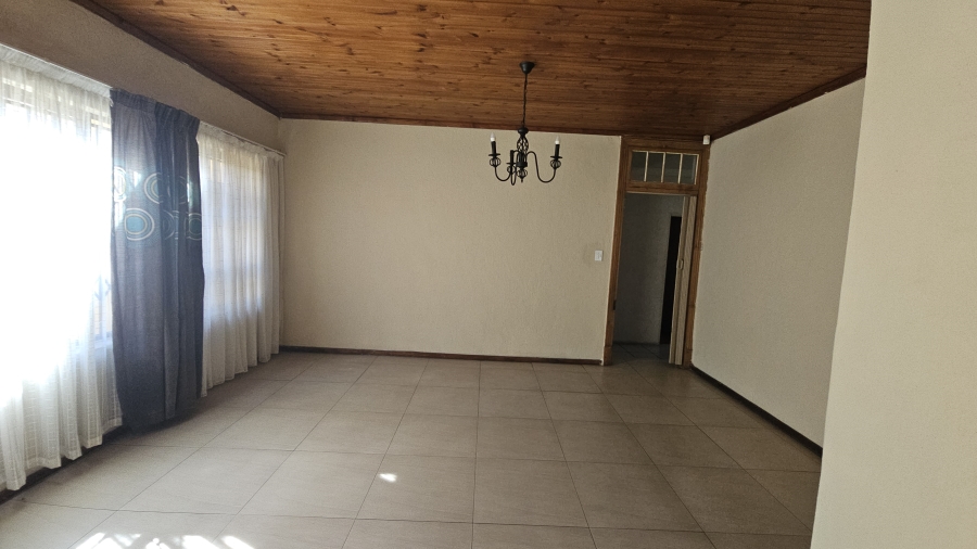 4 Bedroom Property for Sale in Dersley Gauteng