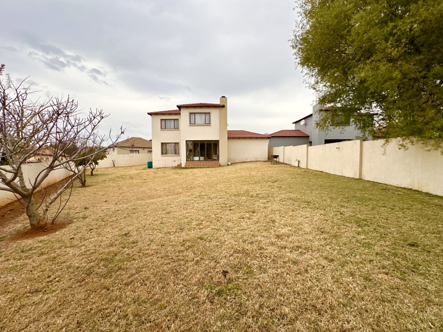3 Bedroom Property for Sale in Thatchfield Estate Gauteng