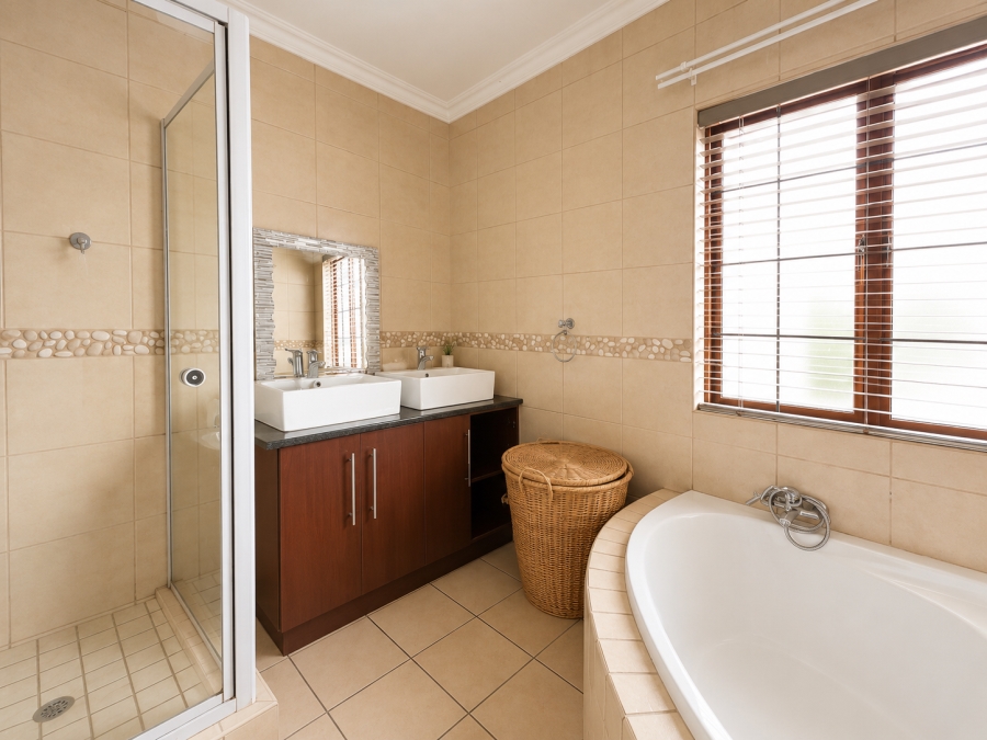 3 Bedroom Property for Sale in Thatchfield Estate Gauteng