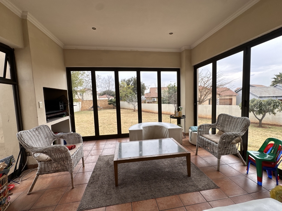 3 Bedroom Property for Sale in Thatchfield Estate Gauteng