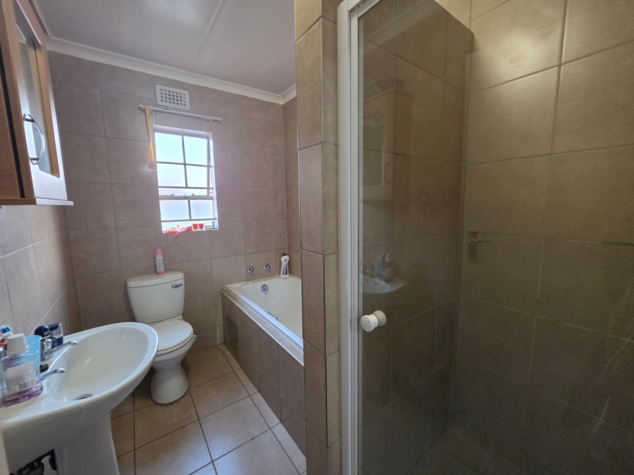 3 Bedroom Property for Sale in Thatch Hill Estate Gauteng