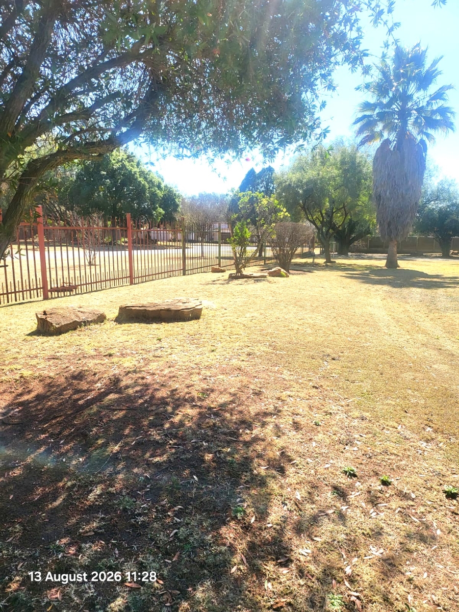 To Let 4 Bedroom Property for Rent in Dunnottar Gauteng