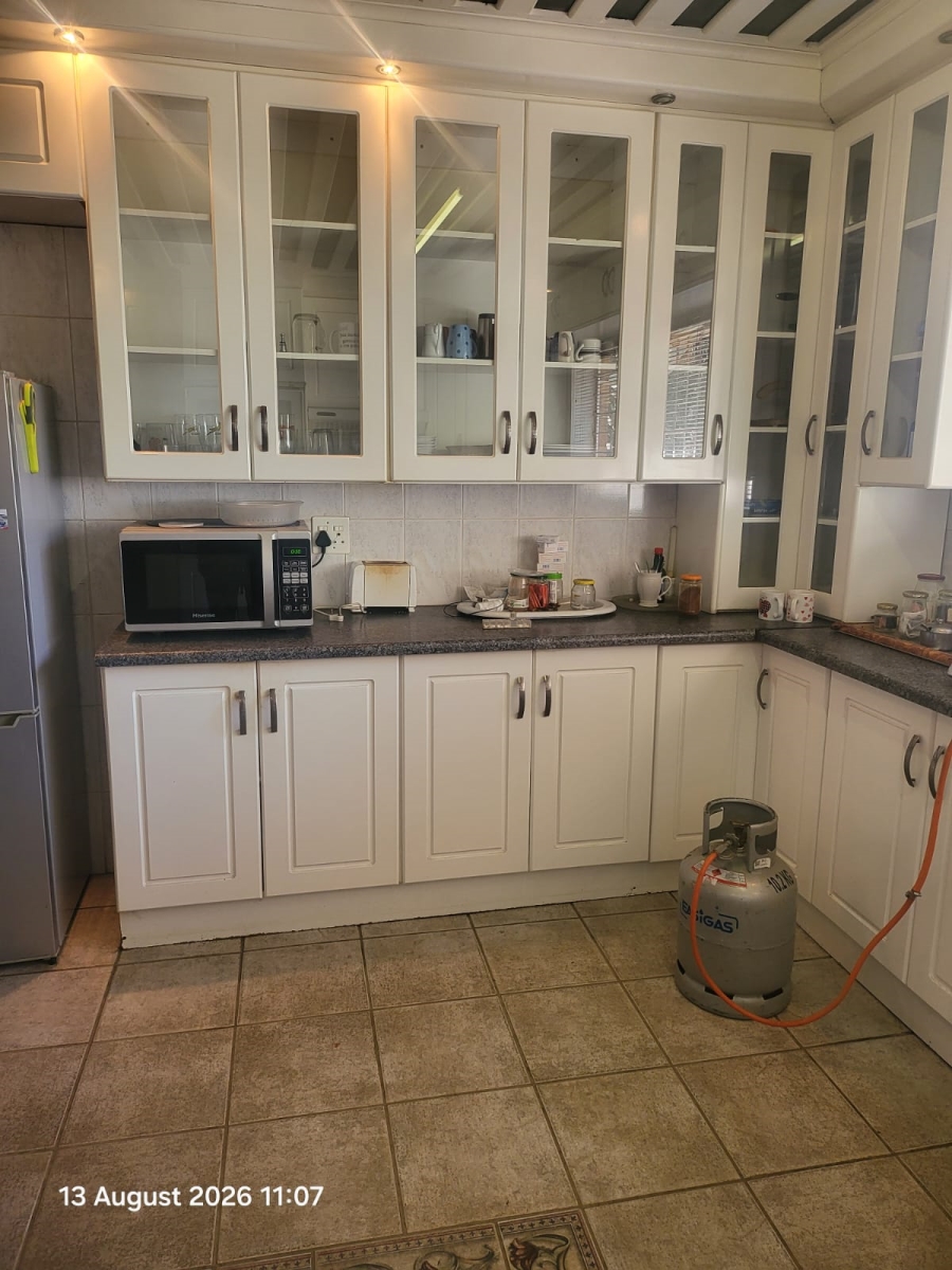 To Let 4 Bedroom Property for Rent in Dunnottar Gauteng