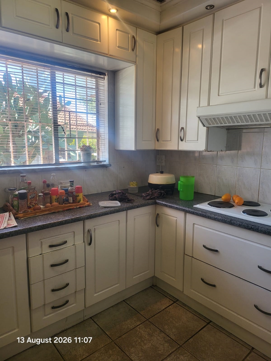 To Let 4 Bedroom Property for Rent in Dunnottar Gauteng