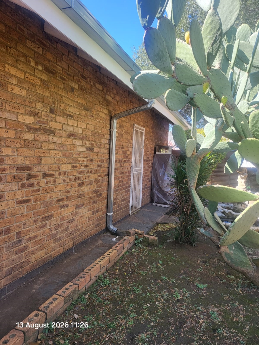 To Let 4 Bedroom Property for Rent in Dunnottar Gauteng
