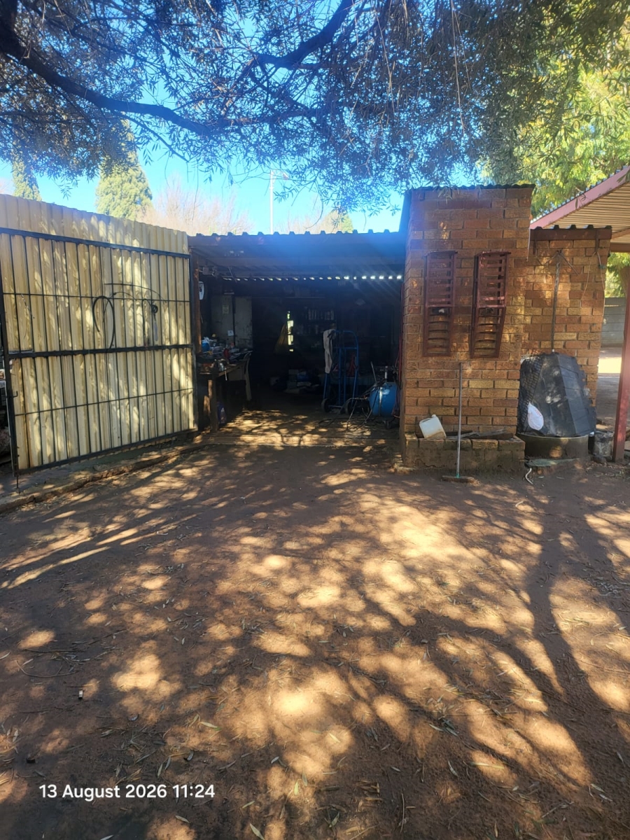 To Let 4 Bedroom Property for Rent in Dunnottar Gauteng