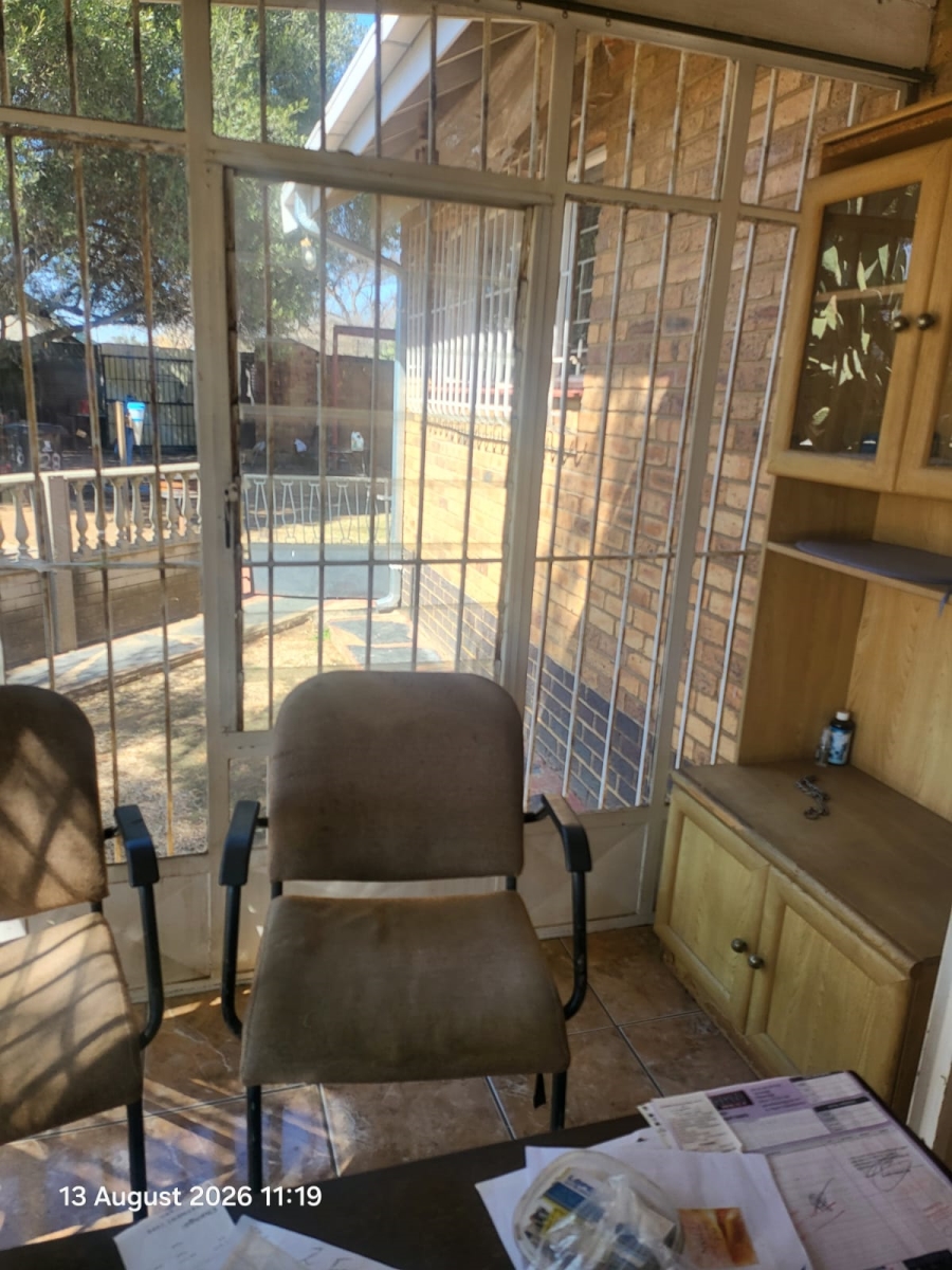 To Let 4 Bedroom Property for Rent in Dunnottar Gauteng