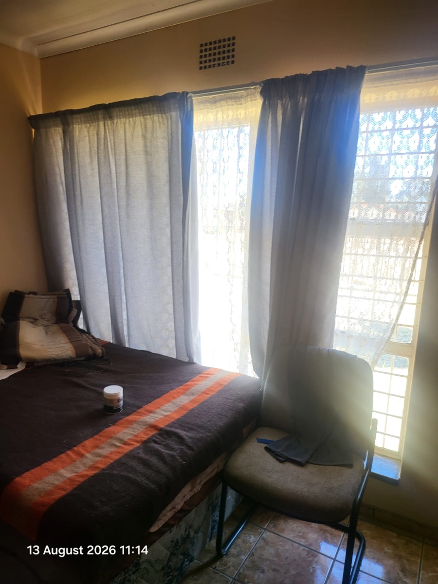 To Let 4 Bedroom Property for Rent in Dunnottar Gauteng