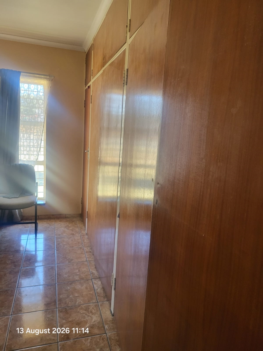 To Let 4 Bedroom Property for Rent in Dunnottar Gauteng