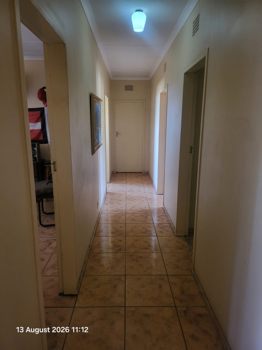 To Let 4 Bedroom Property for Rent in Dunnottar Gauteng