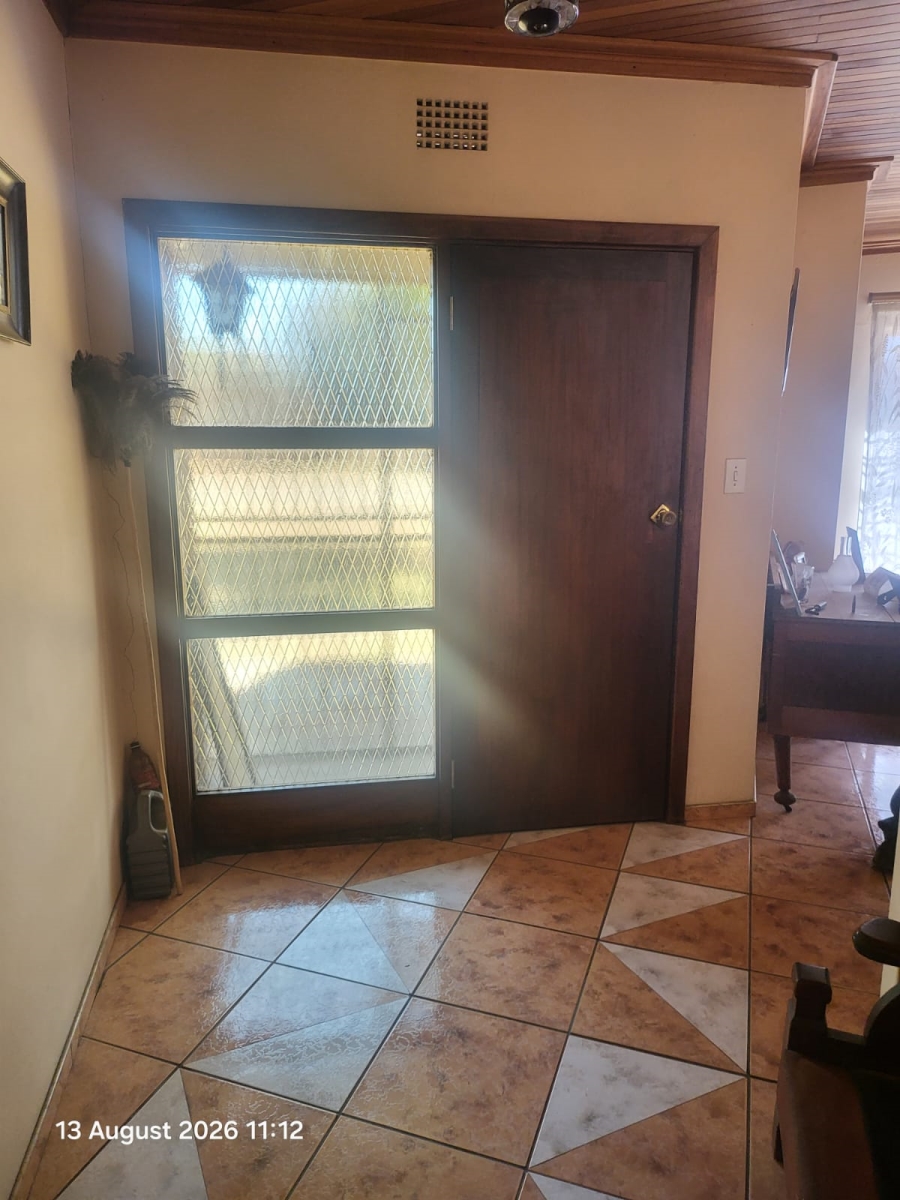 To Let 4 Bedroom Property for Rent in Dunnottar Gauteng
