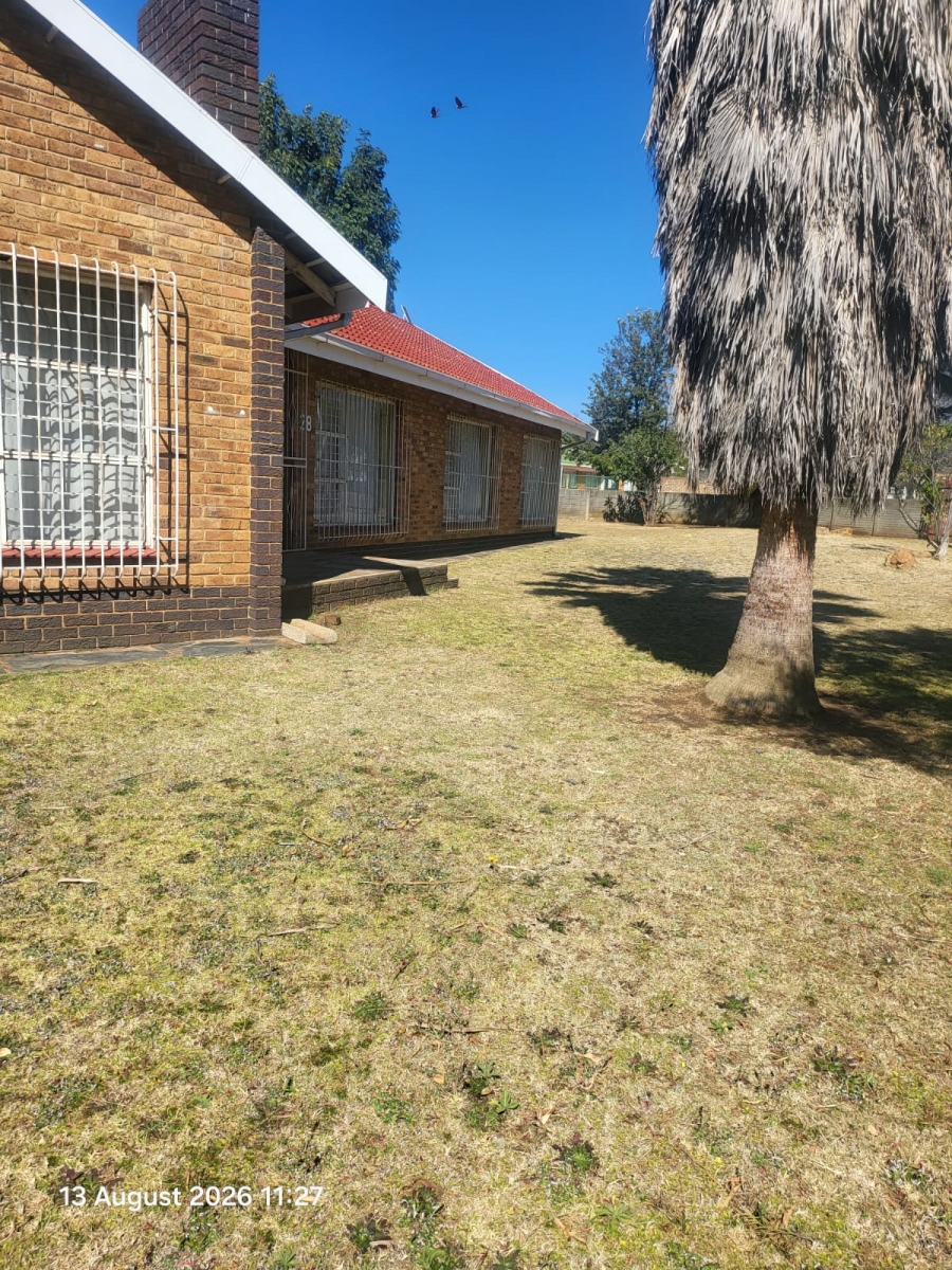 To Let 4 Bedroom Property for Rent in Dunnottar Gauteng