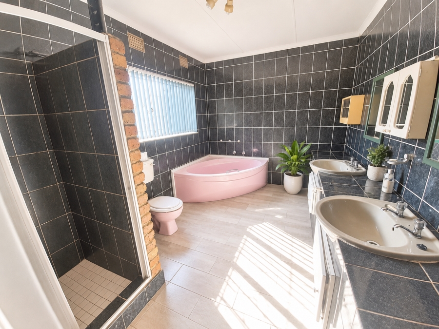 4 Bedroom Property for Sale in Van Dyk Park Gauteng