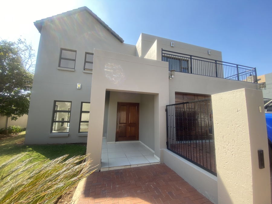 To Let 4 Bedroom Property for Rent in Greenstone Hill Gauteng