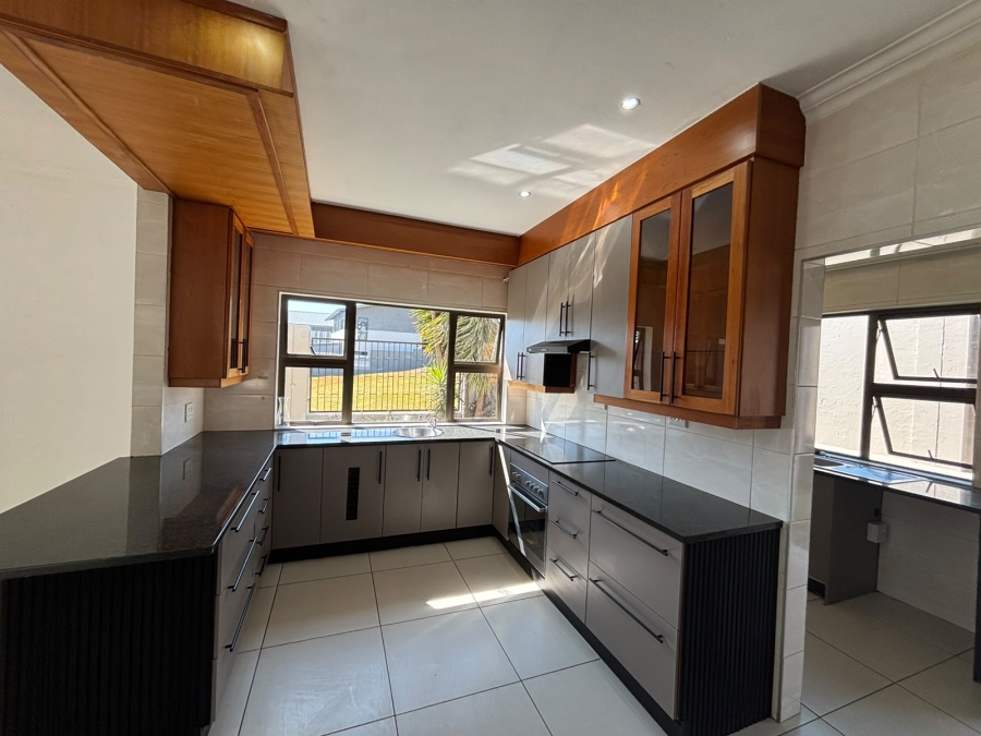 To Let 4 Bedroom Property for Rent in Greenstone Hill Gauteng