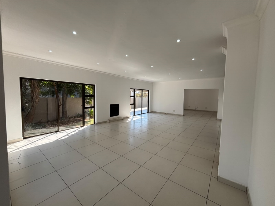 To Let 4 Bedroom Property for Rent in Greenstone Hill Gauteng