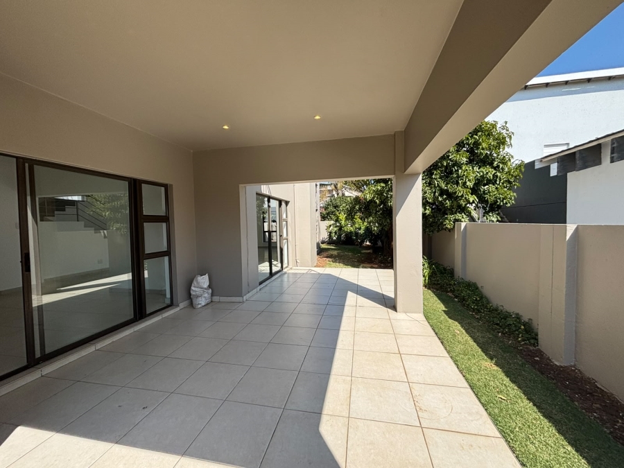 To Let 4 Bedroom Property for Rent in Greenstone Hill Gauteng