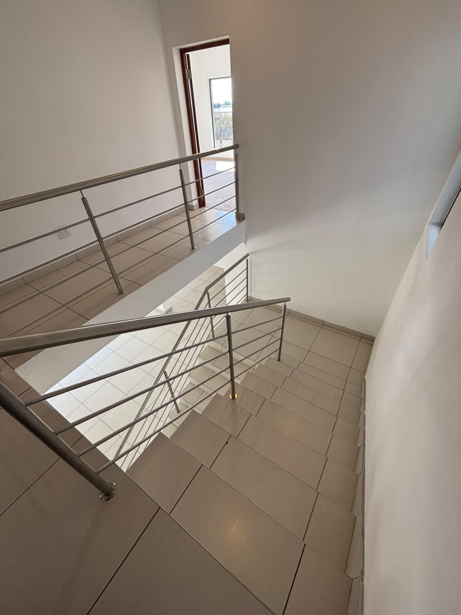 To Let 4 Bedroom Property for Rent in Greenstone Hill Gauteng